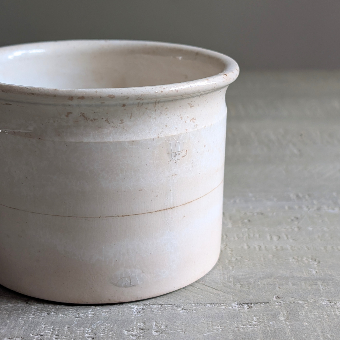 Medium Cream Mottled Pot