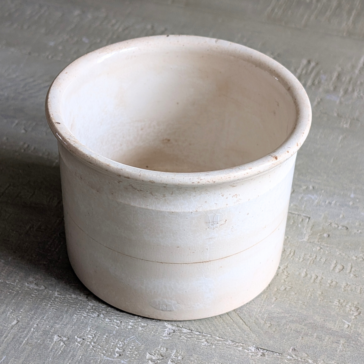 Medium Cream Mottled Pot