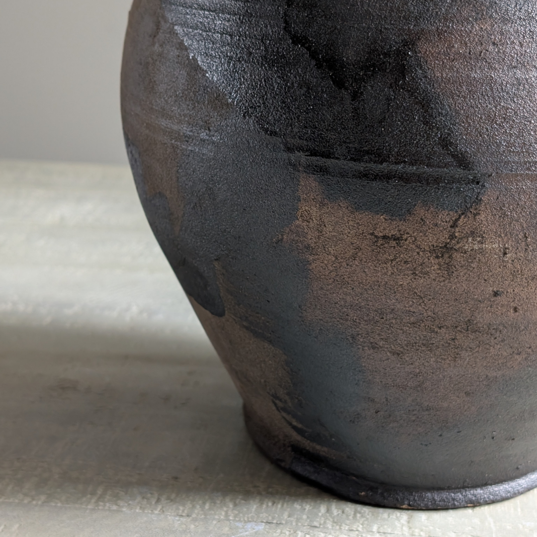 Large Charcoal Handled Pot