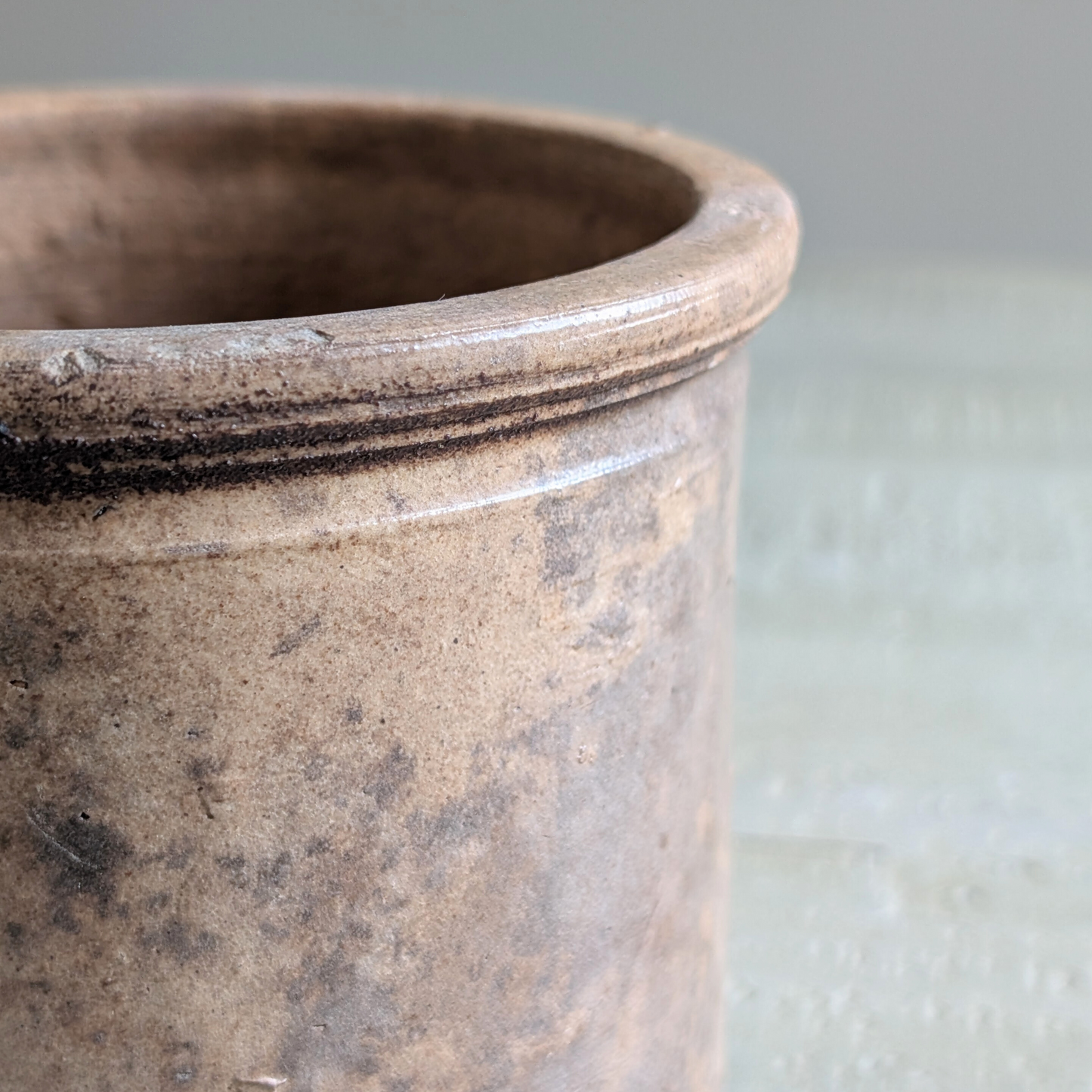 Brown Mottled Pot 1