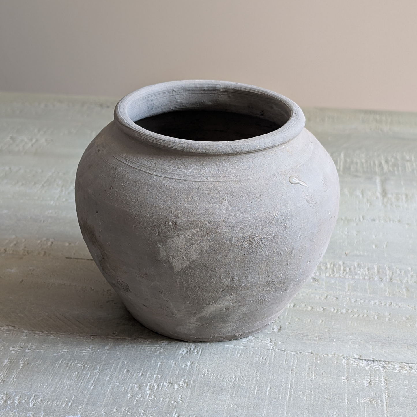 Small Grey Pot 4