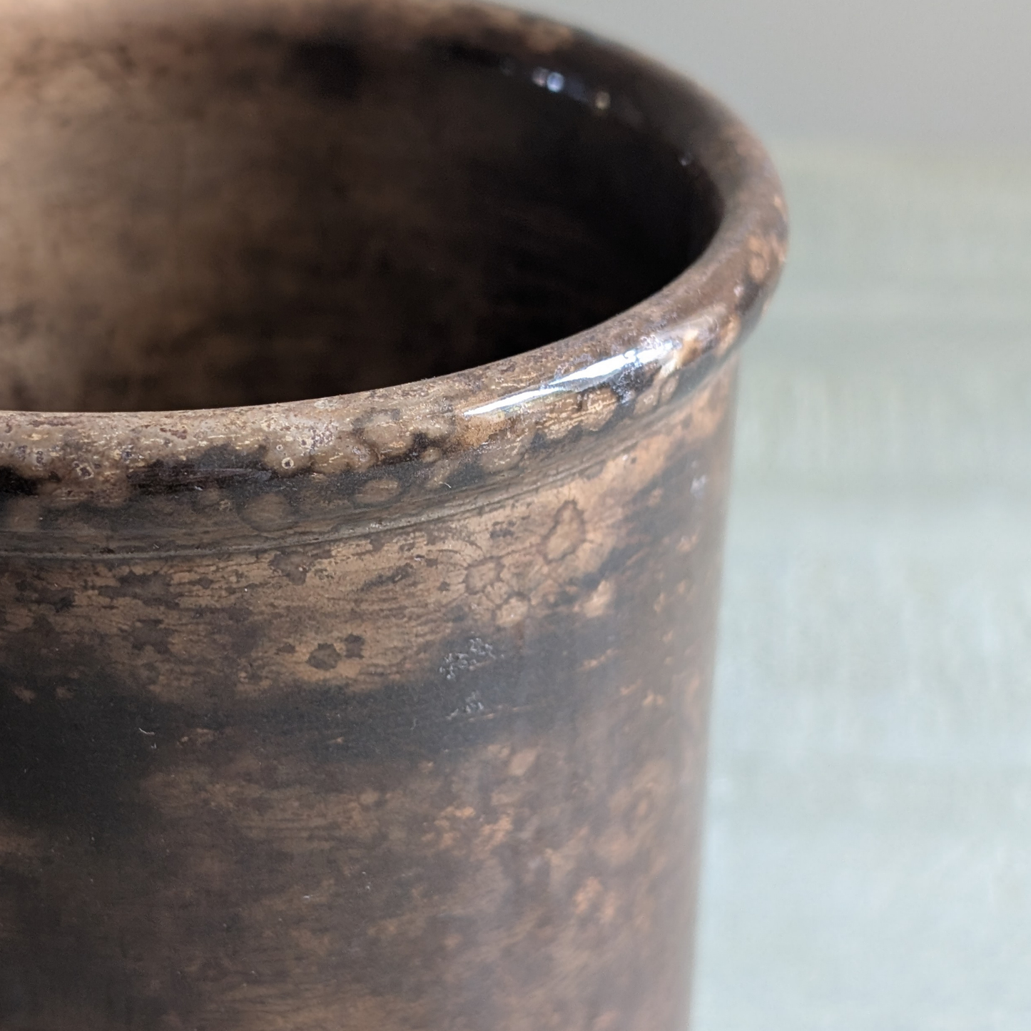Brown Mottled Pot