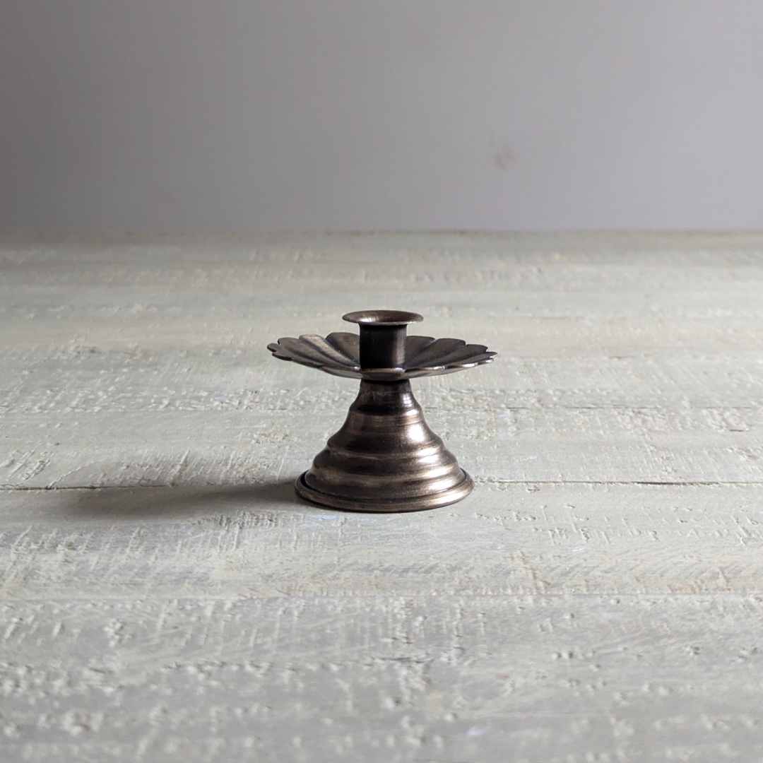Metal Scallop Candle Holder