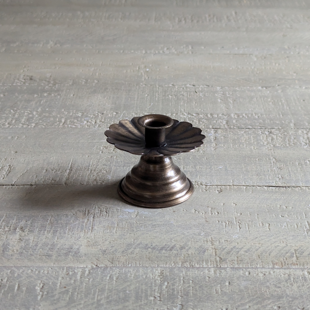 Metal Scallop Candle Holder