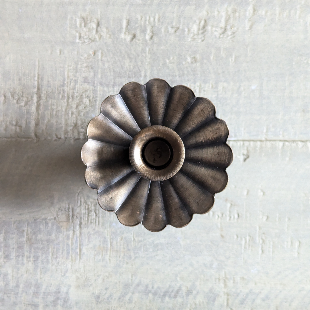 Metal Scallop Candle Holder