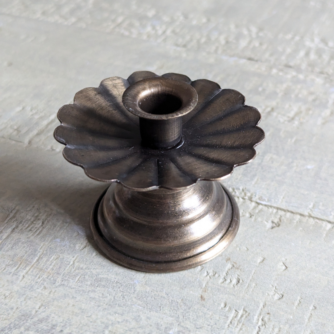 Metal Scallop Candle Holder