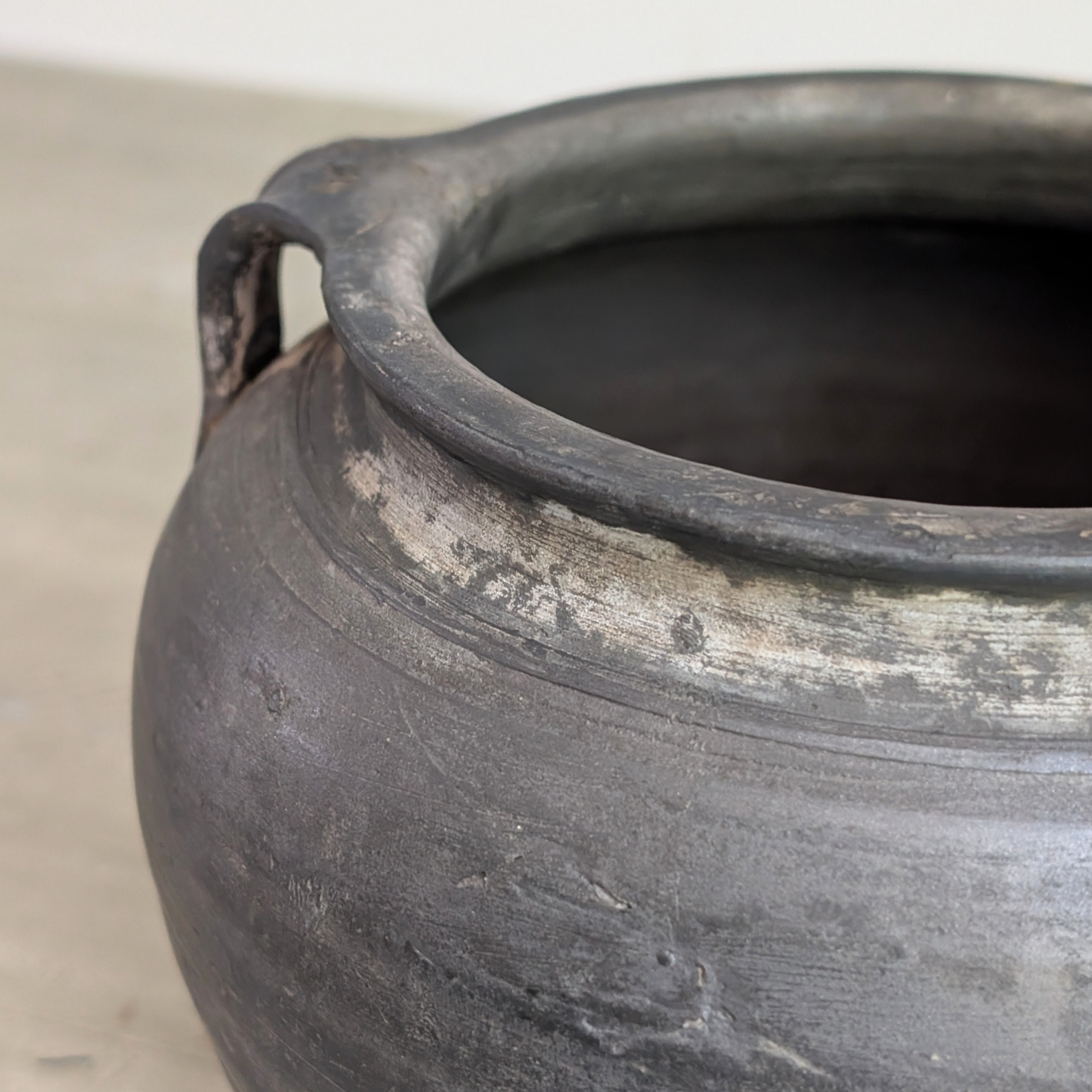 Small Charcoal Pot 2