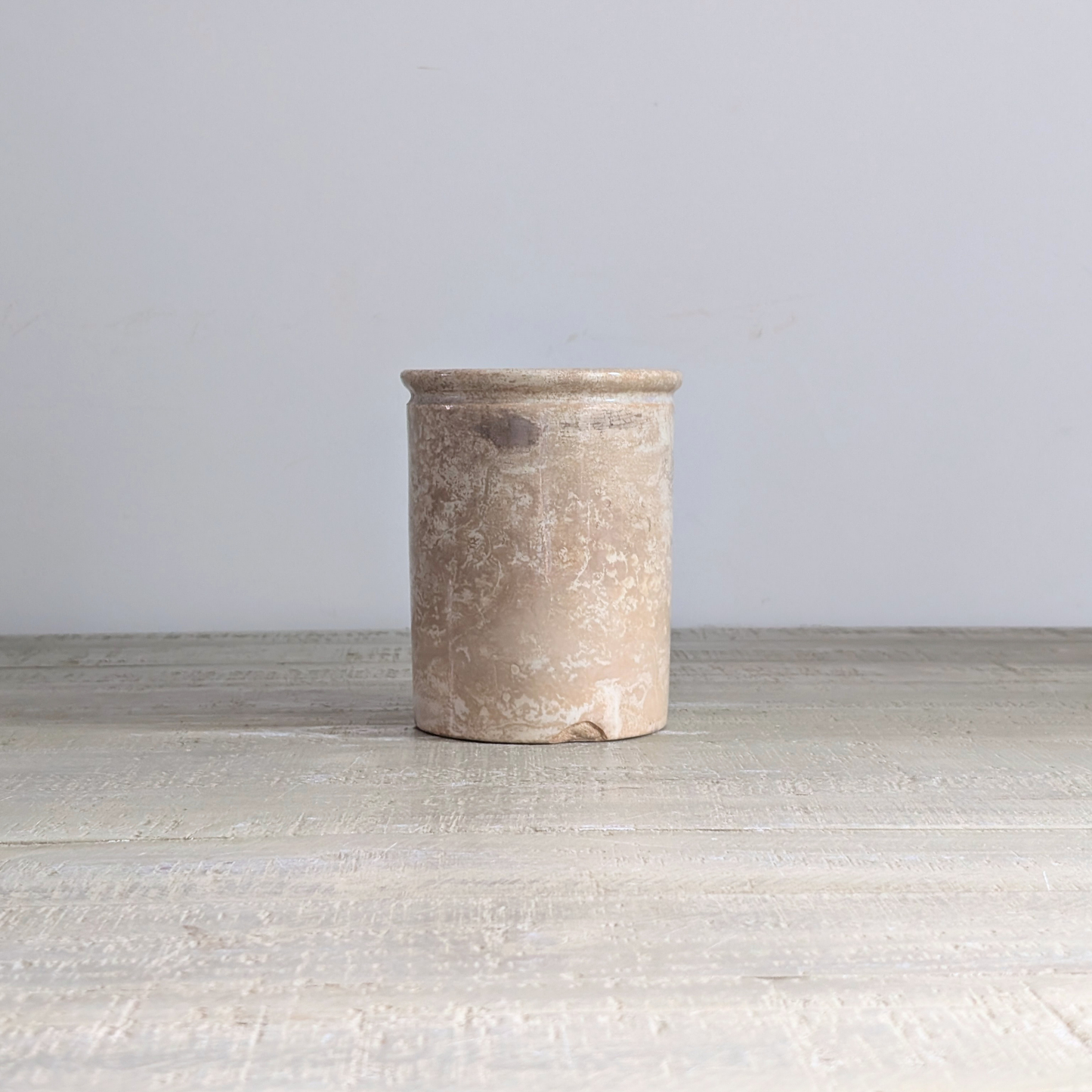 Mottled Pot