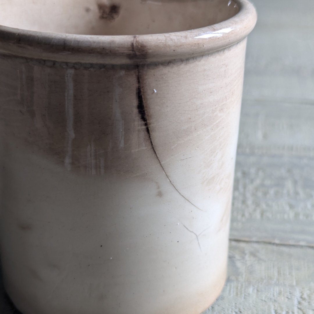 French Cream Mottled Pot - Maker Home