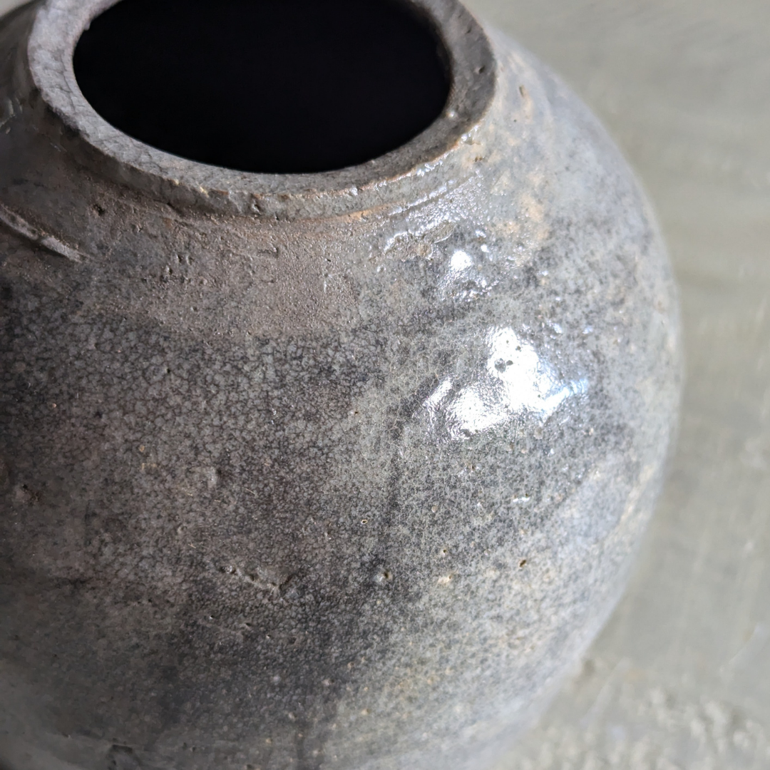 Medium Dark Grey Ginger Jar