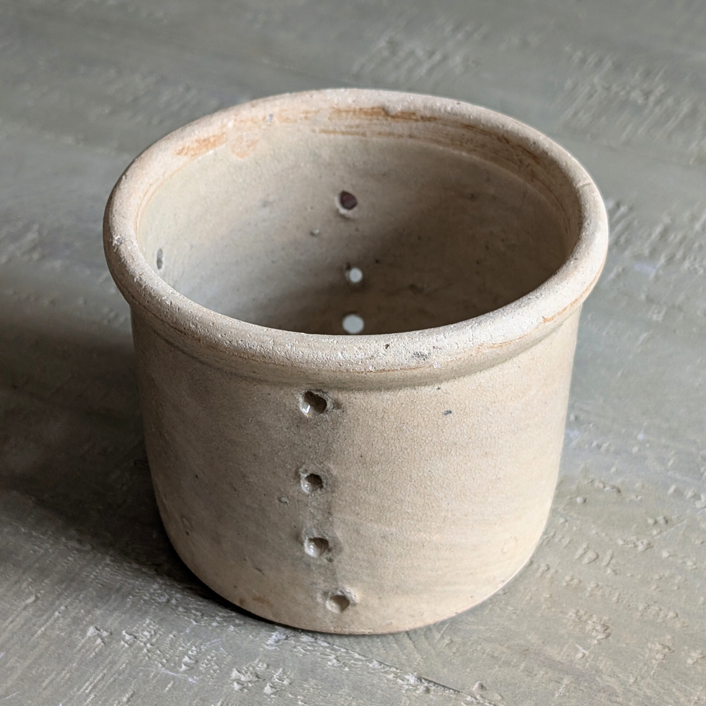 Large Off-White Cheese Strainer