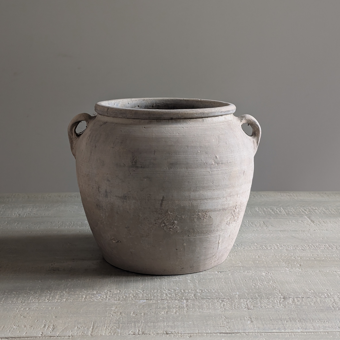 Medium Pale Grey Double Handled Pot