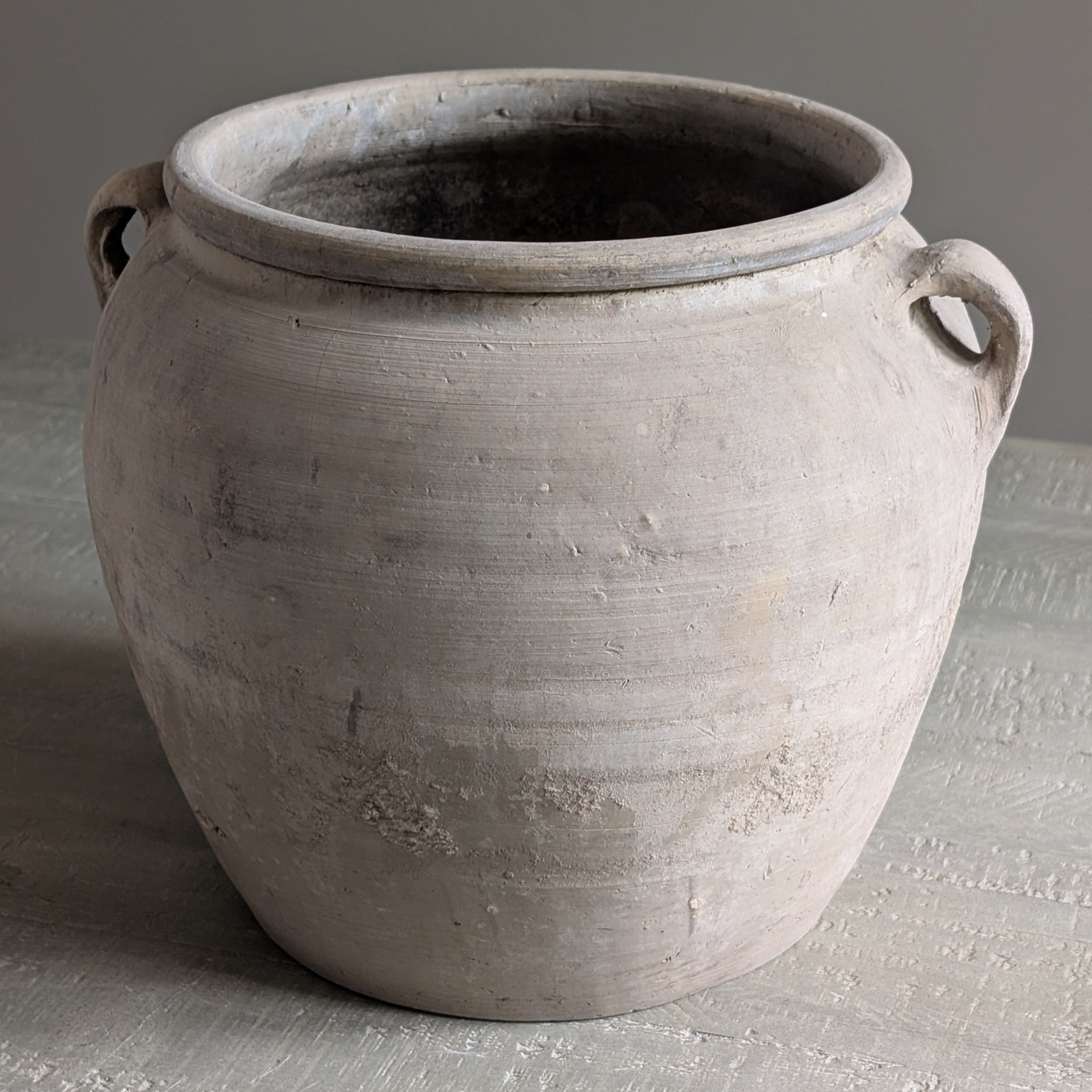 Medium Pale Grey Double Handled Pot