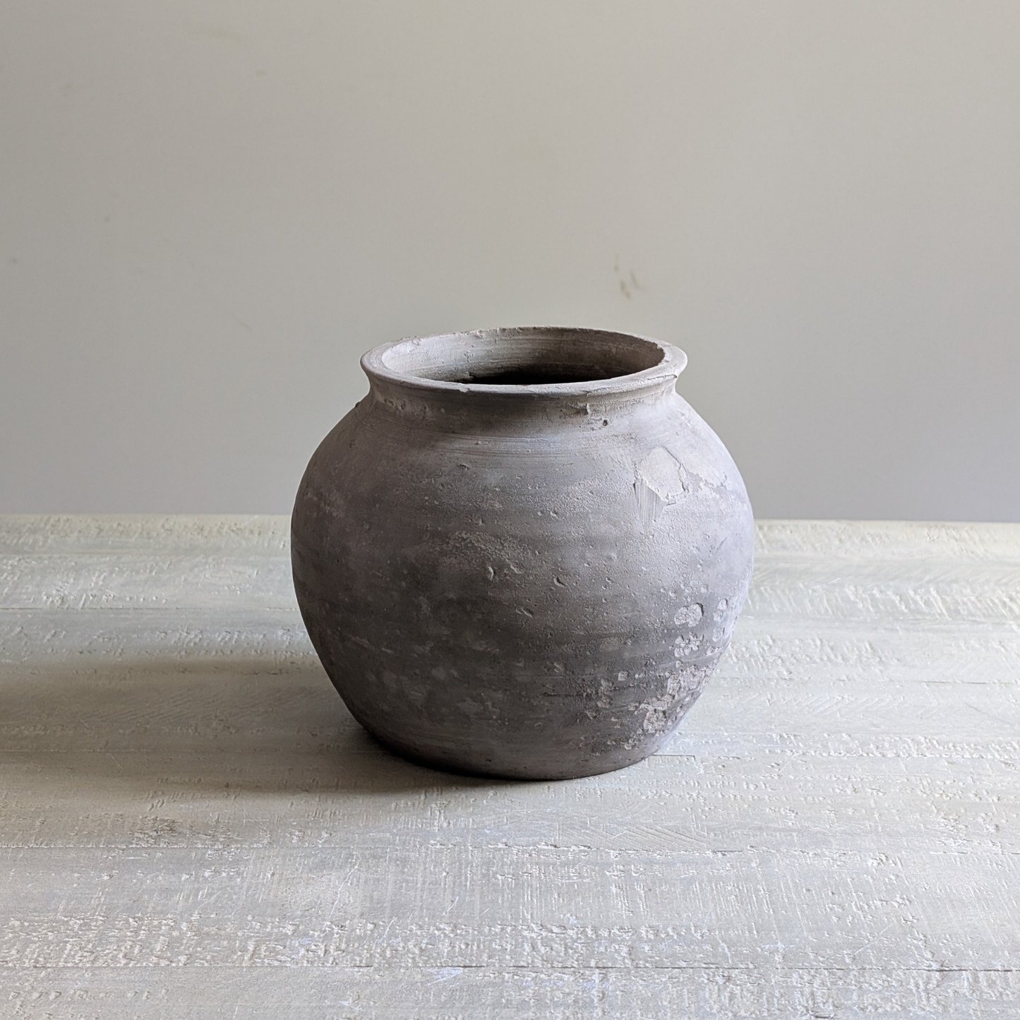 Medium Grey Pot