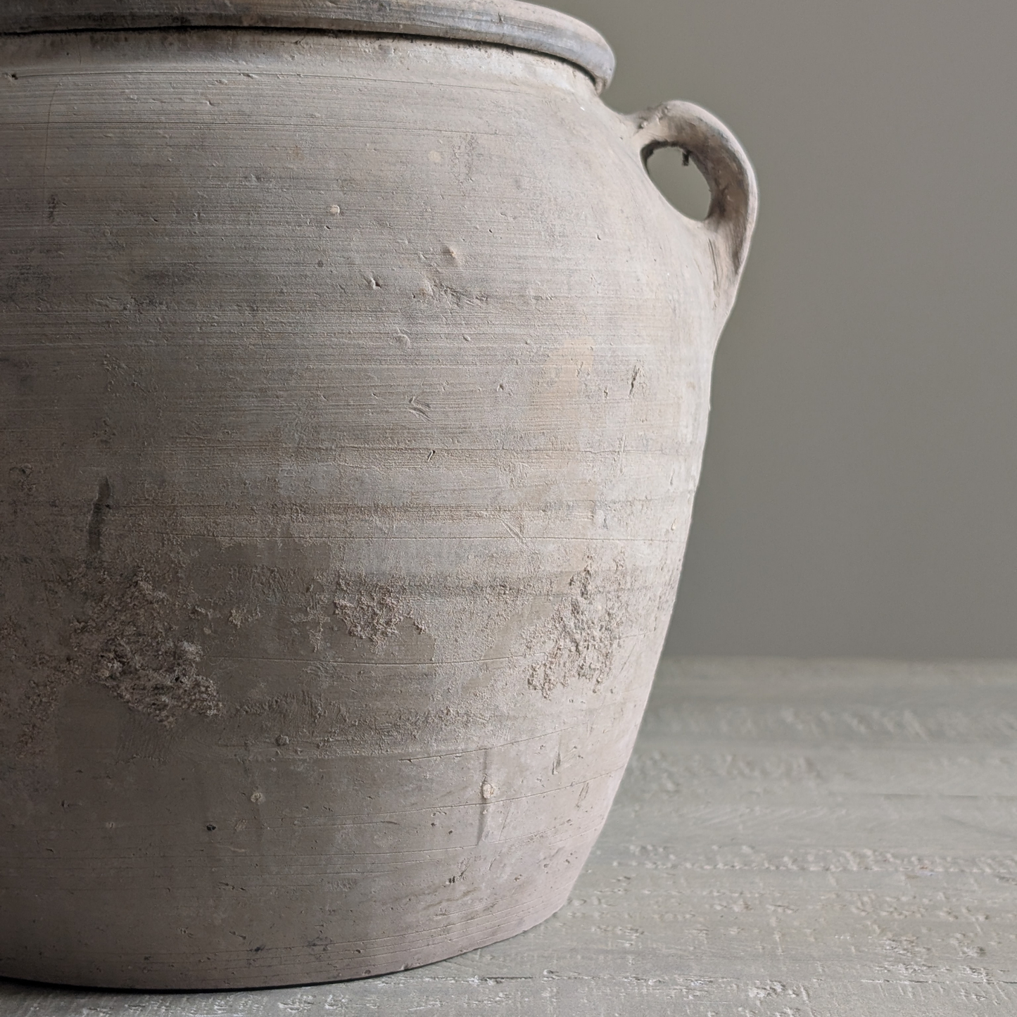 Medium Pale Grey Double Handled Pot