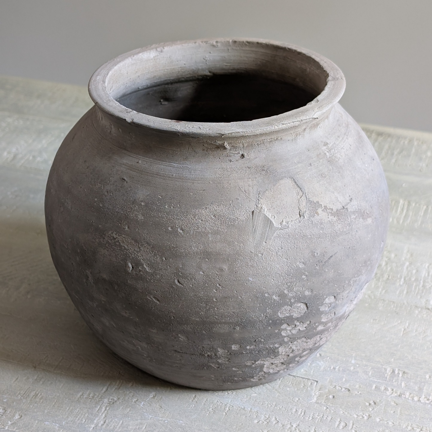 Medium Grey Pot