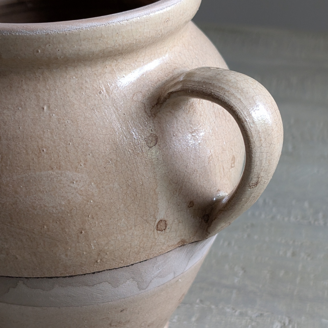 Single Handle Beige Glaze Pot