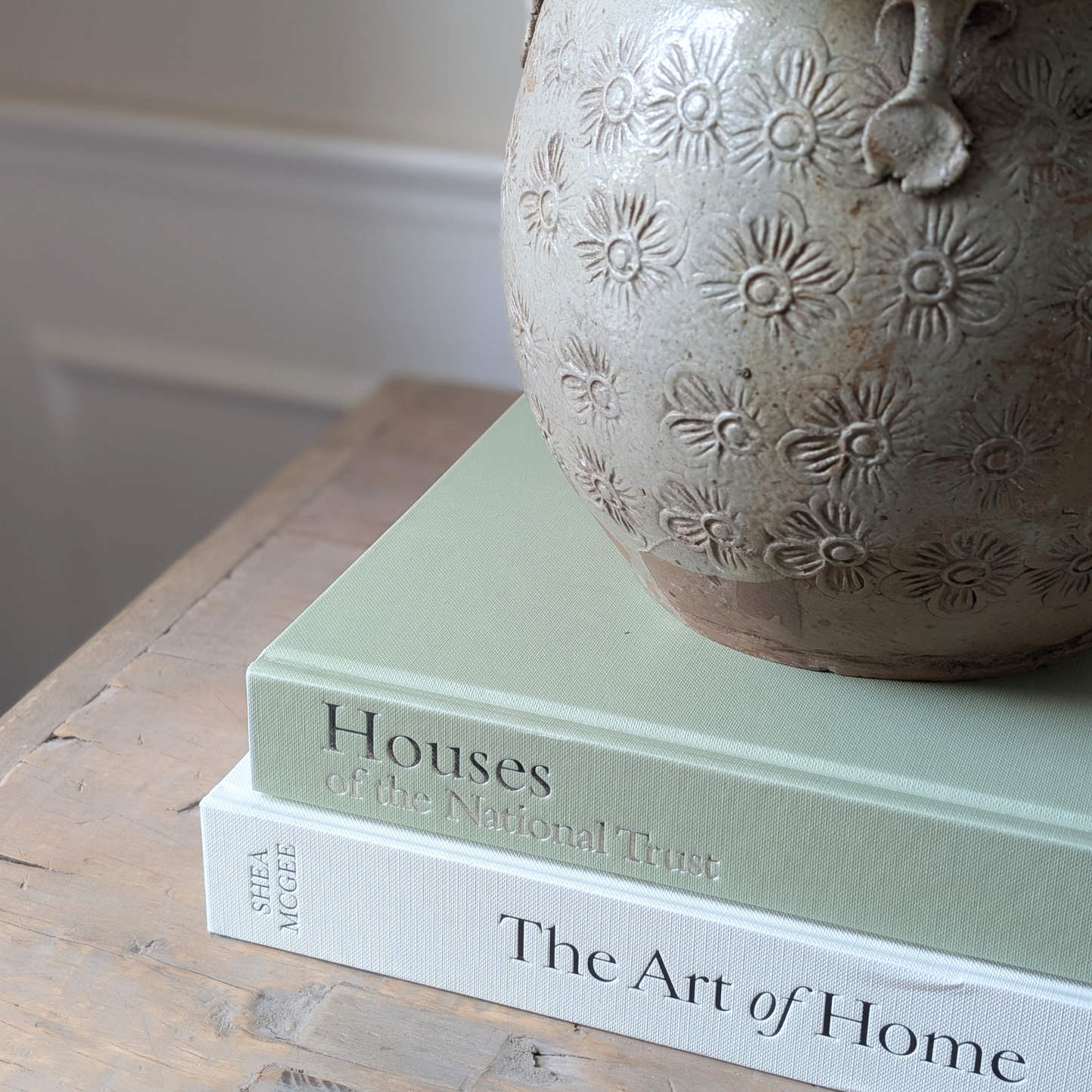 Houses of the National Trust Book