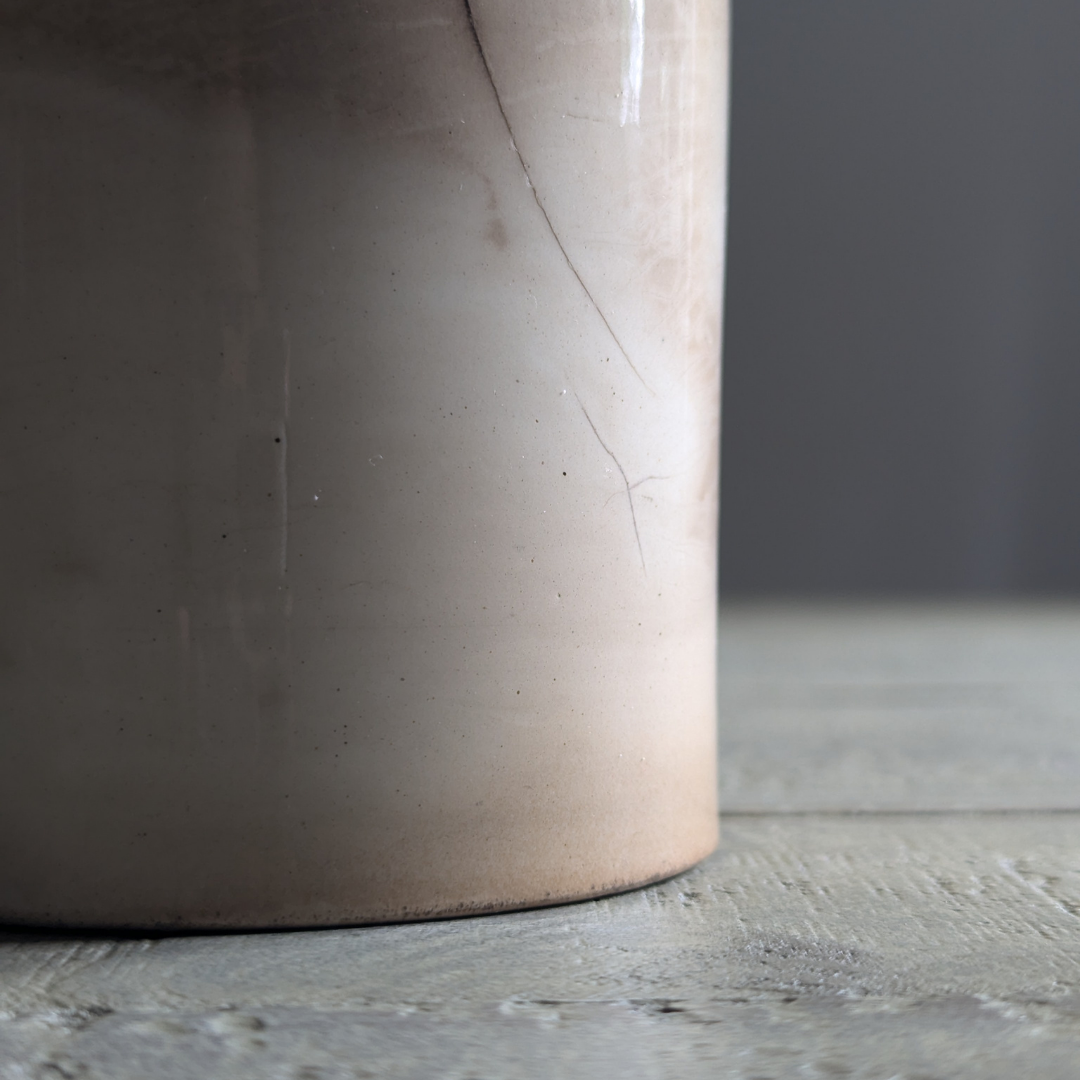 French Cream Mottled Pot