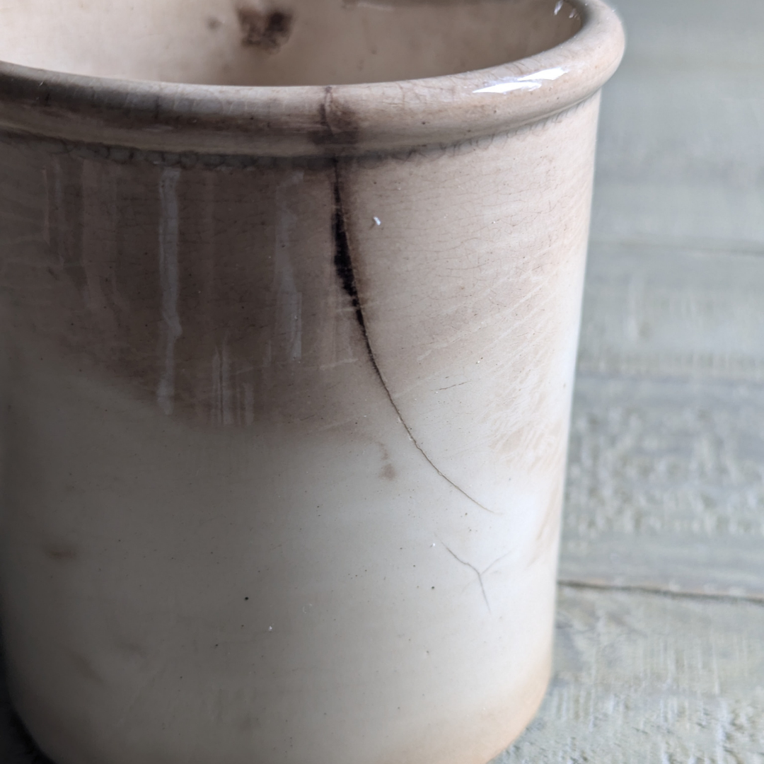 French Cream Mottled Pot