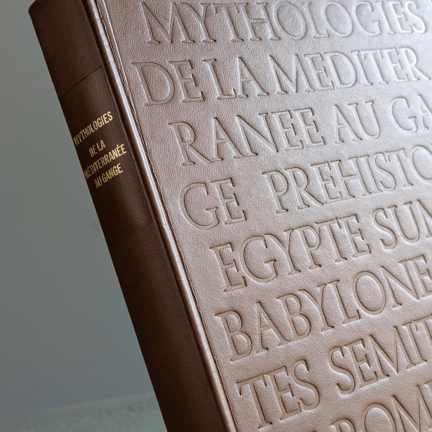 Mythologies de la Mediterranee Book