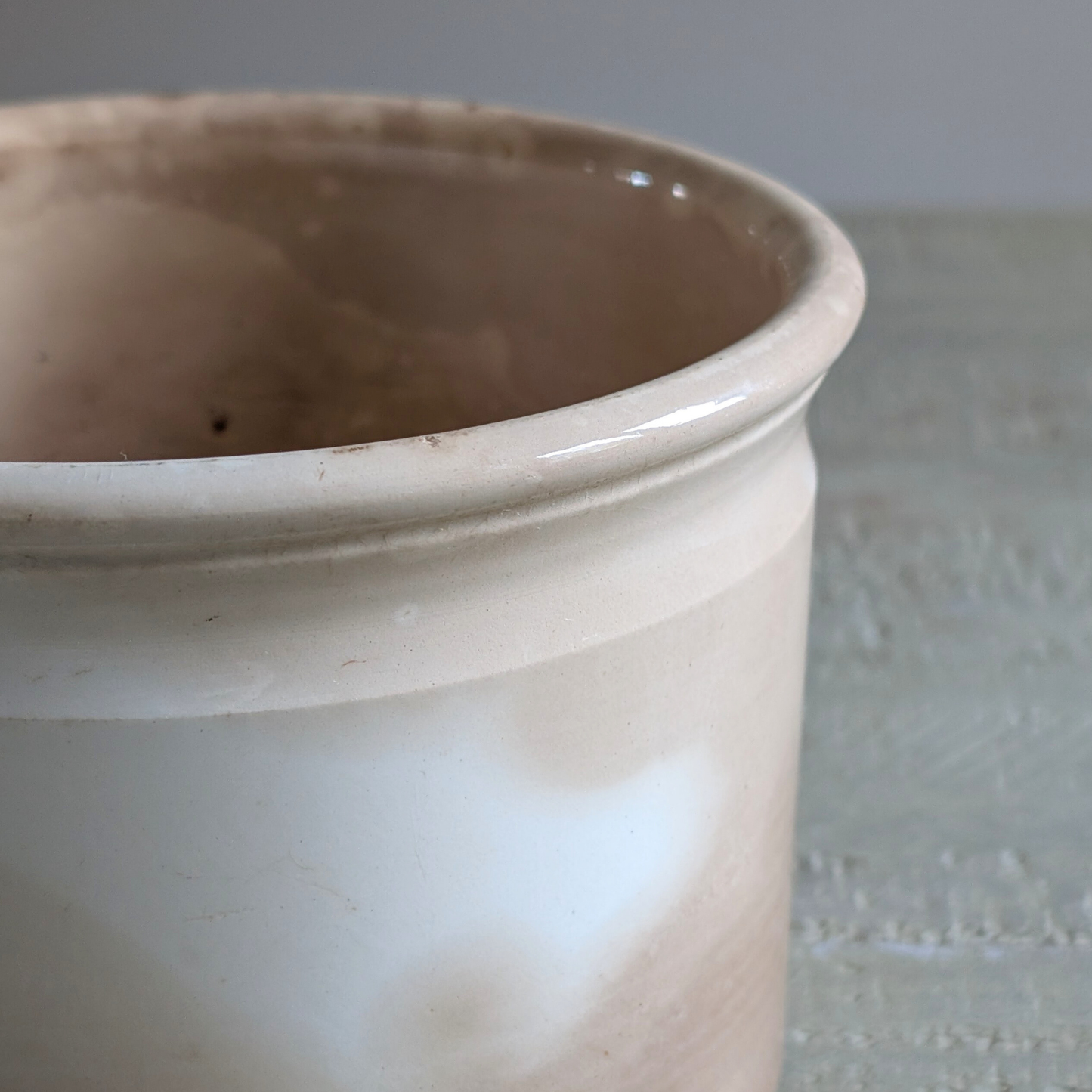 Large Mottled Pot 1