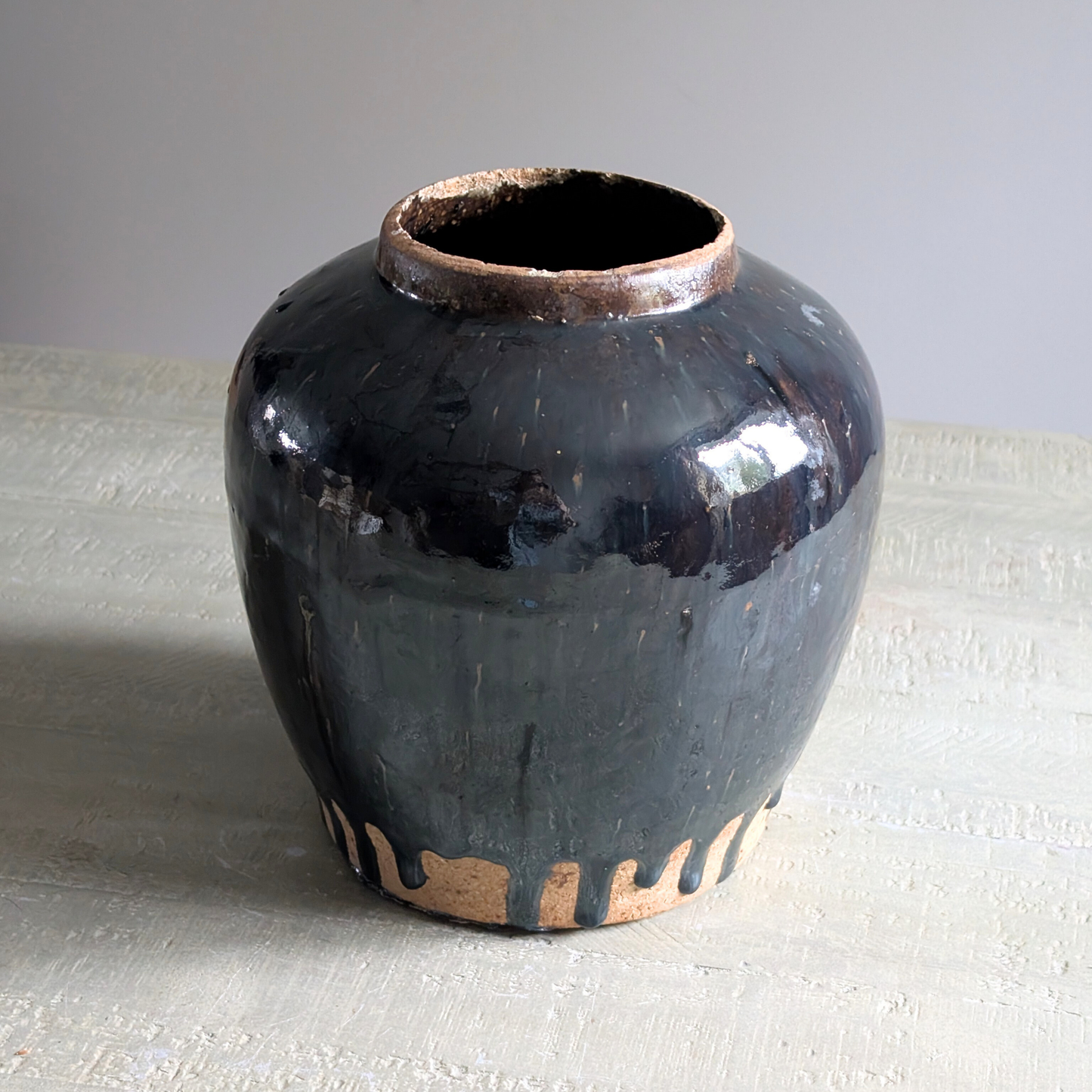 Large Black Chinese Pot