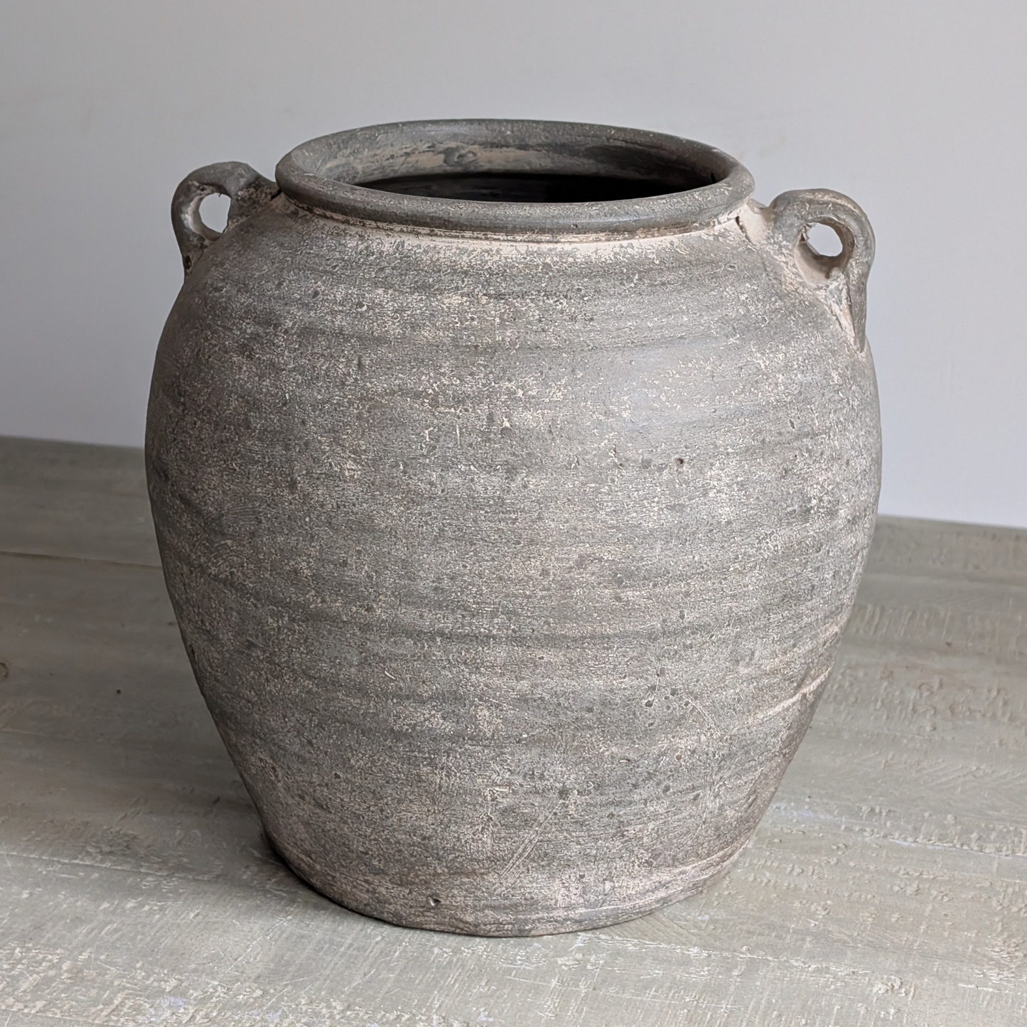 Large Grey Pot 1