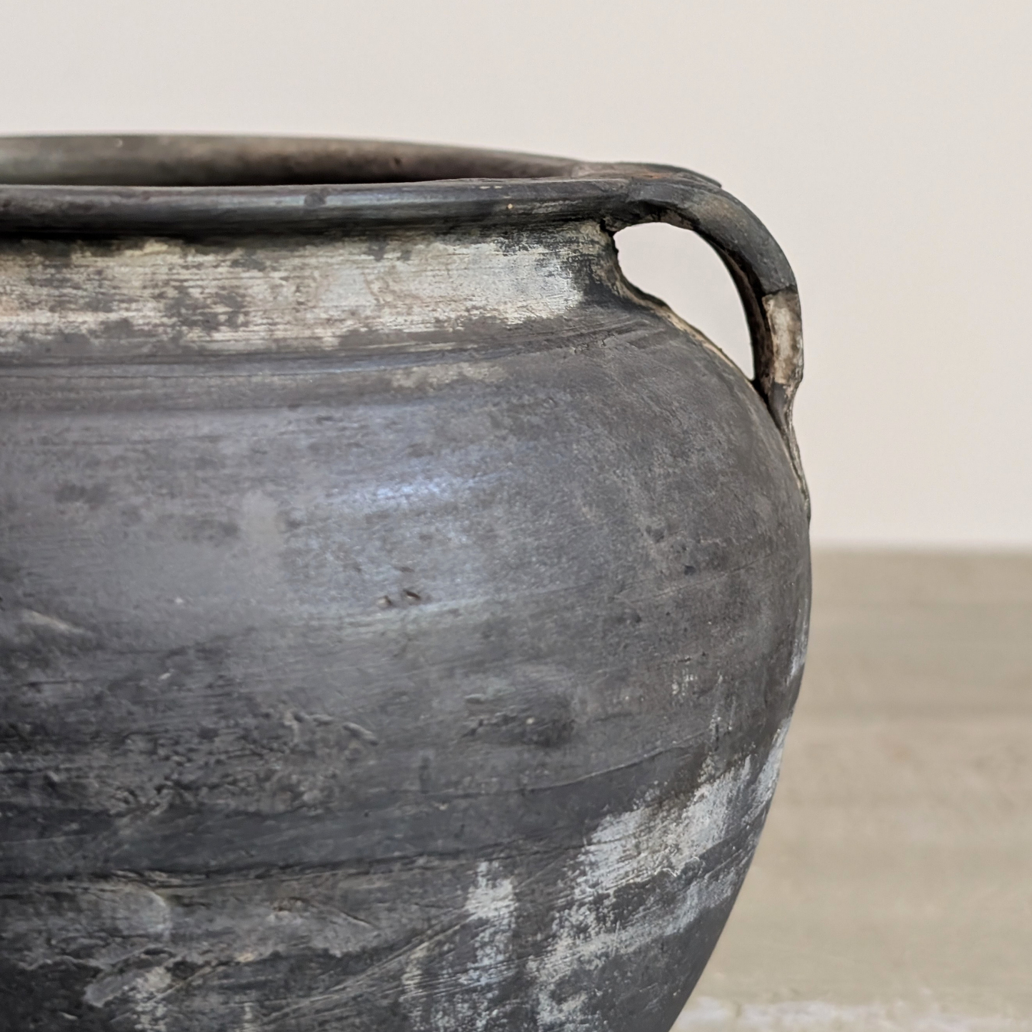 Small Charcoal Pot 2