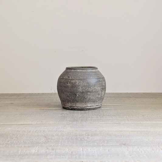 Small Grey Pot 1