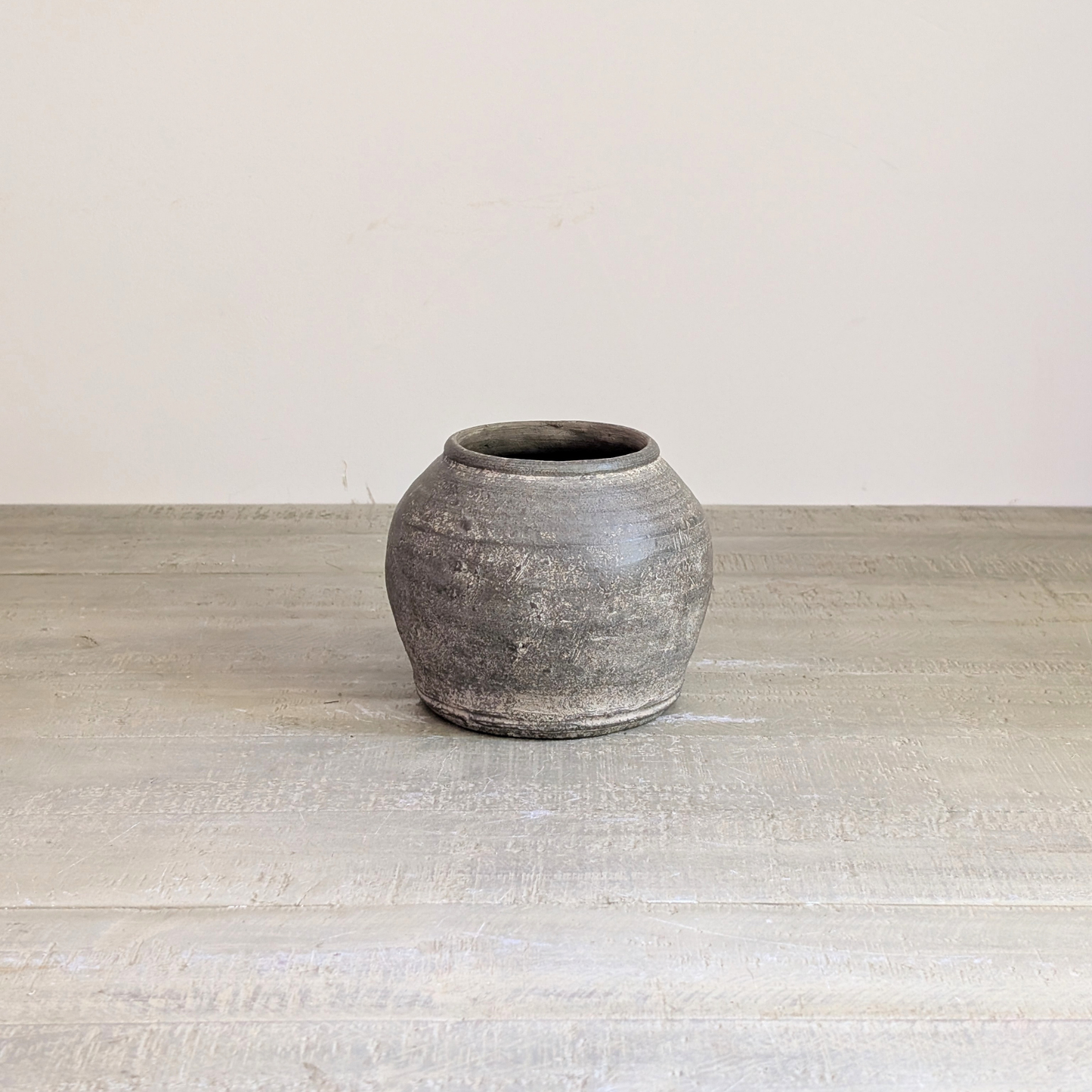 Small Grey Pot 1
