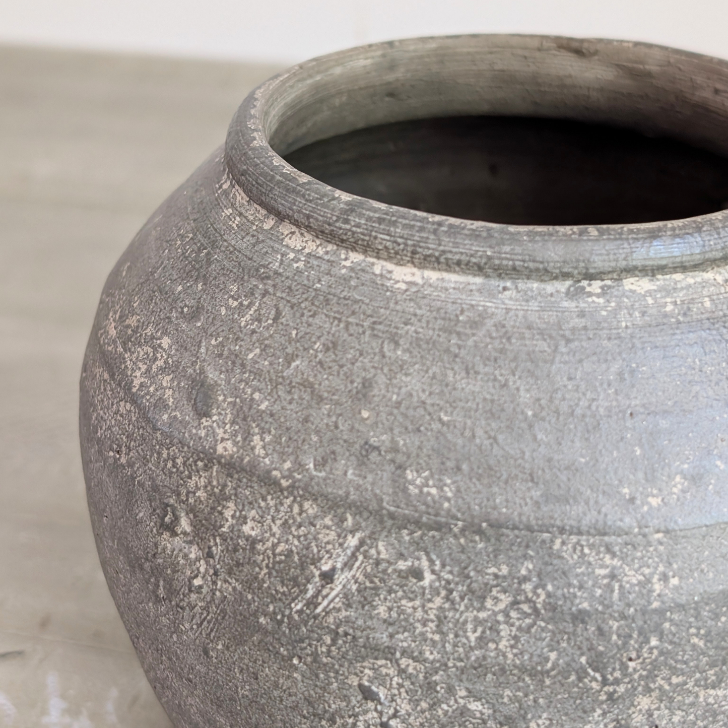Small Grey Pot 1