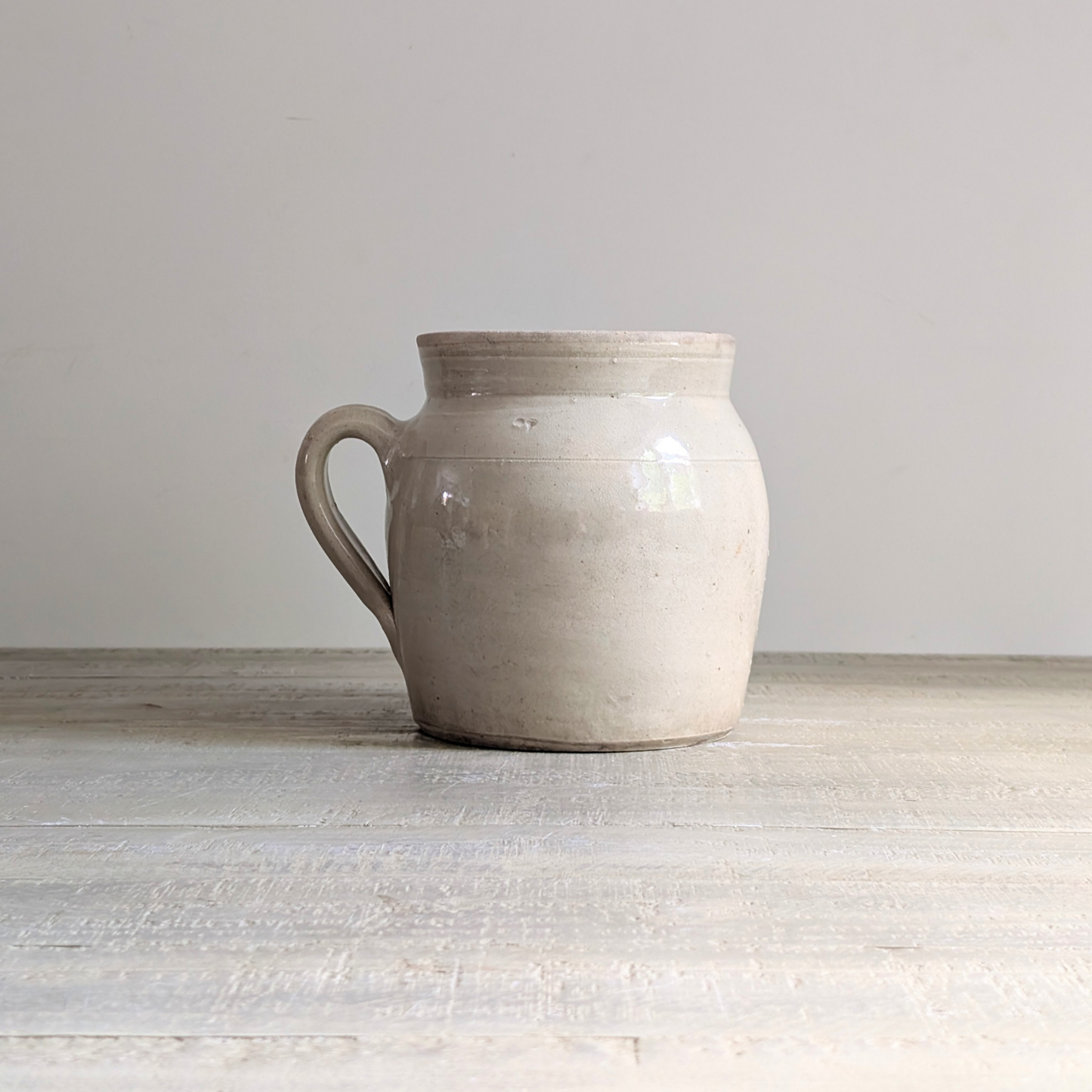 Cream Single Handle Pot 1