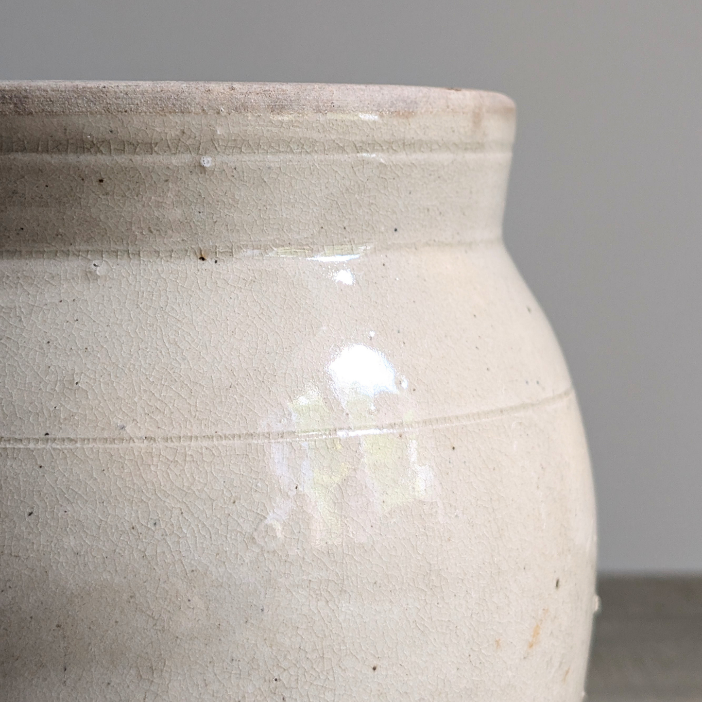 Cream Single Handle Pot 1