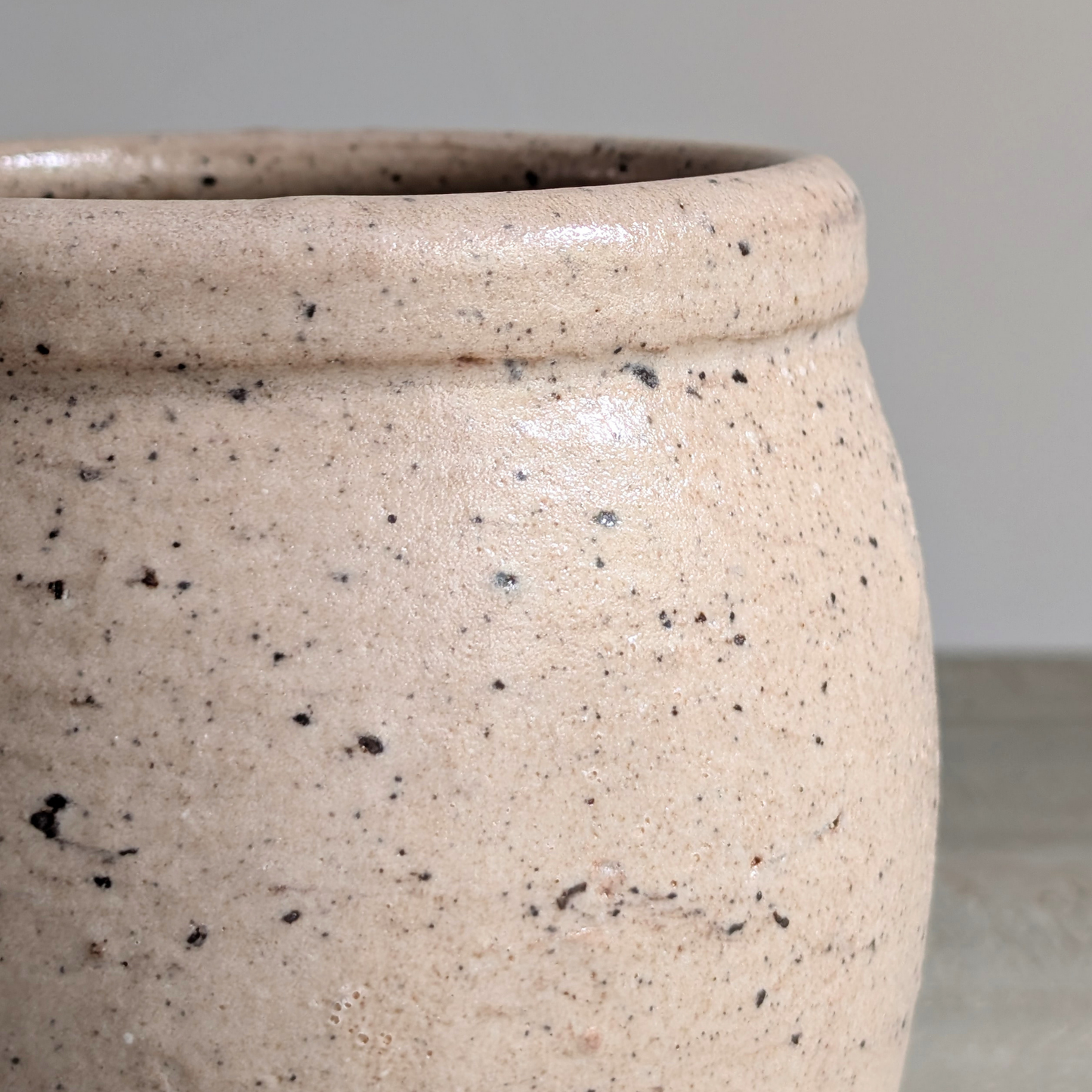 Cream Single Handle Pot 2