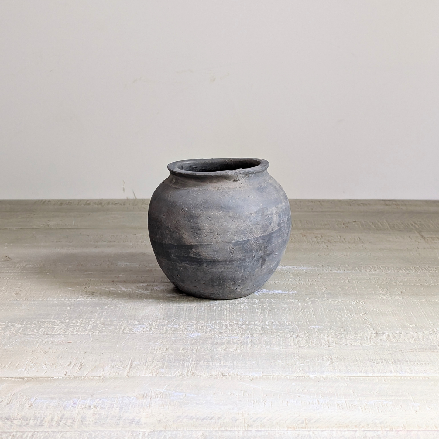 Small Grey Pot 1