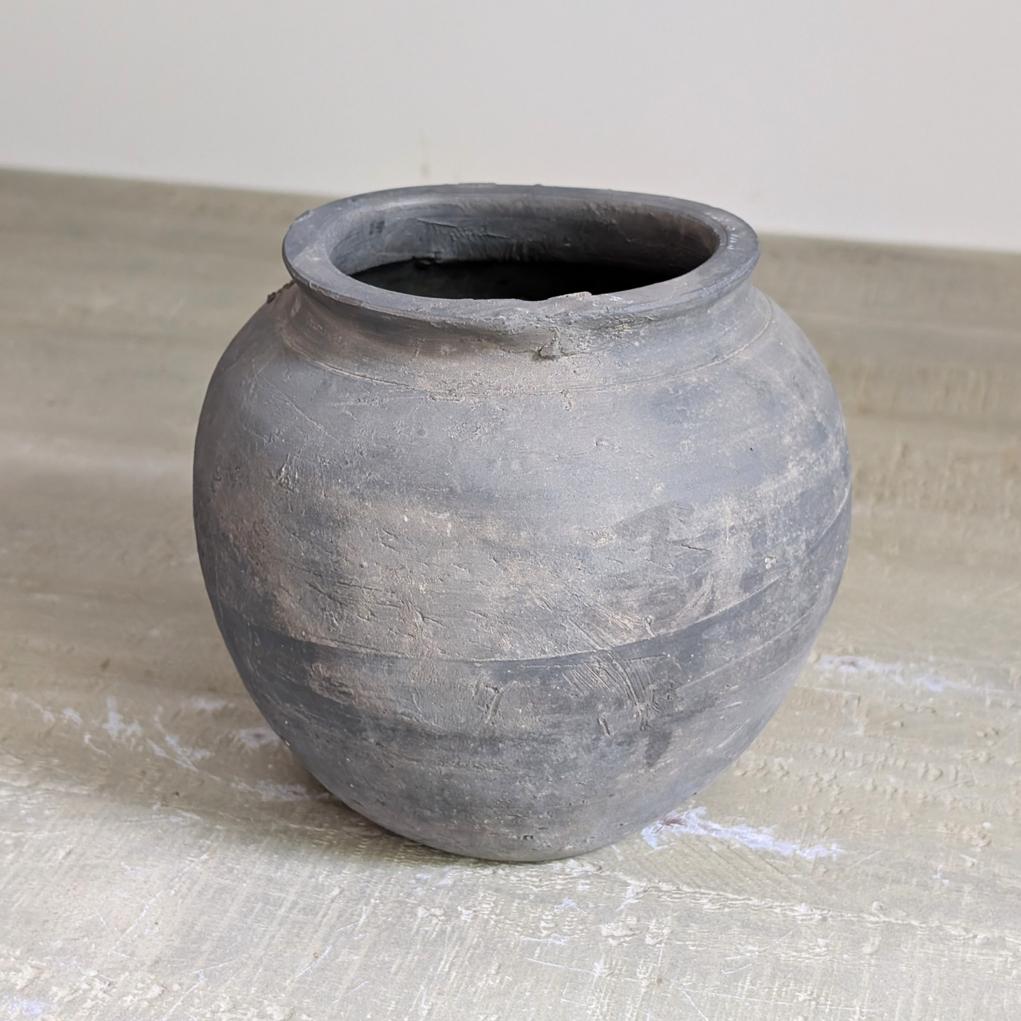 Small Grey Pot 1