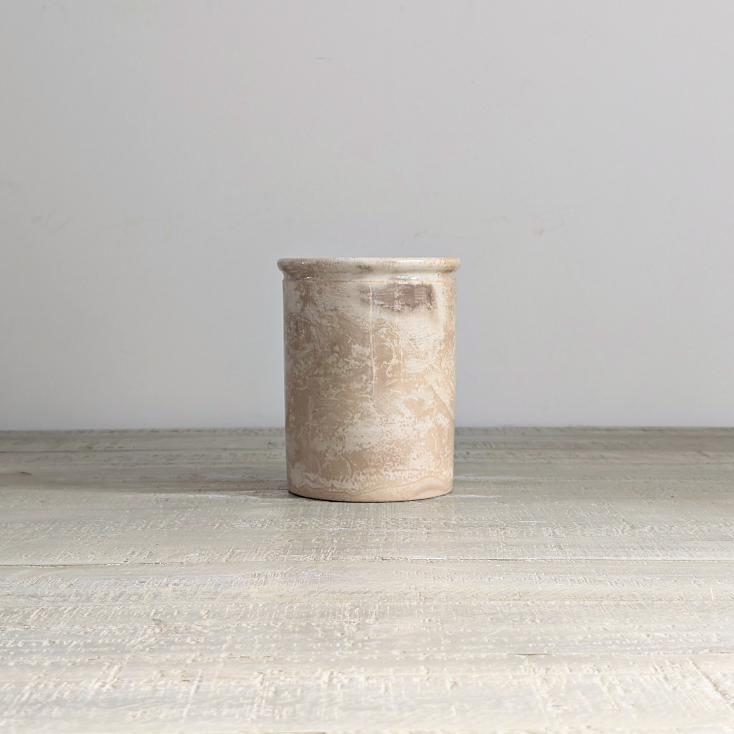 Mottled Pot