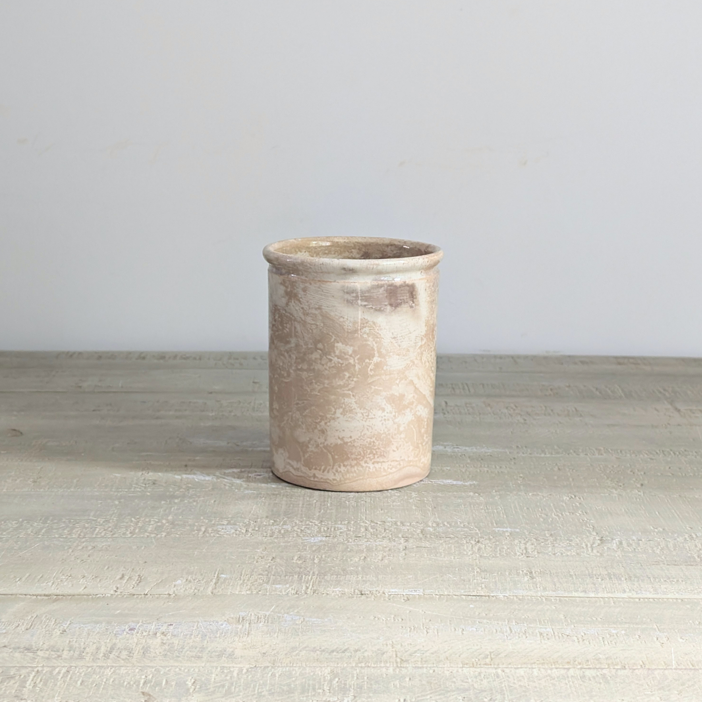 Mottled Pot