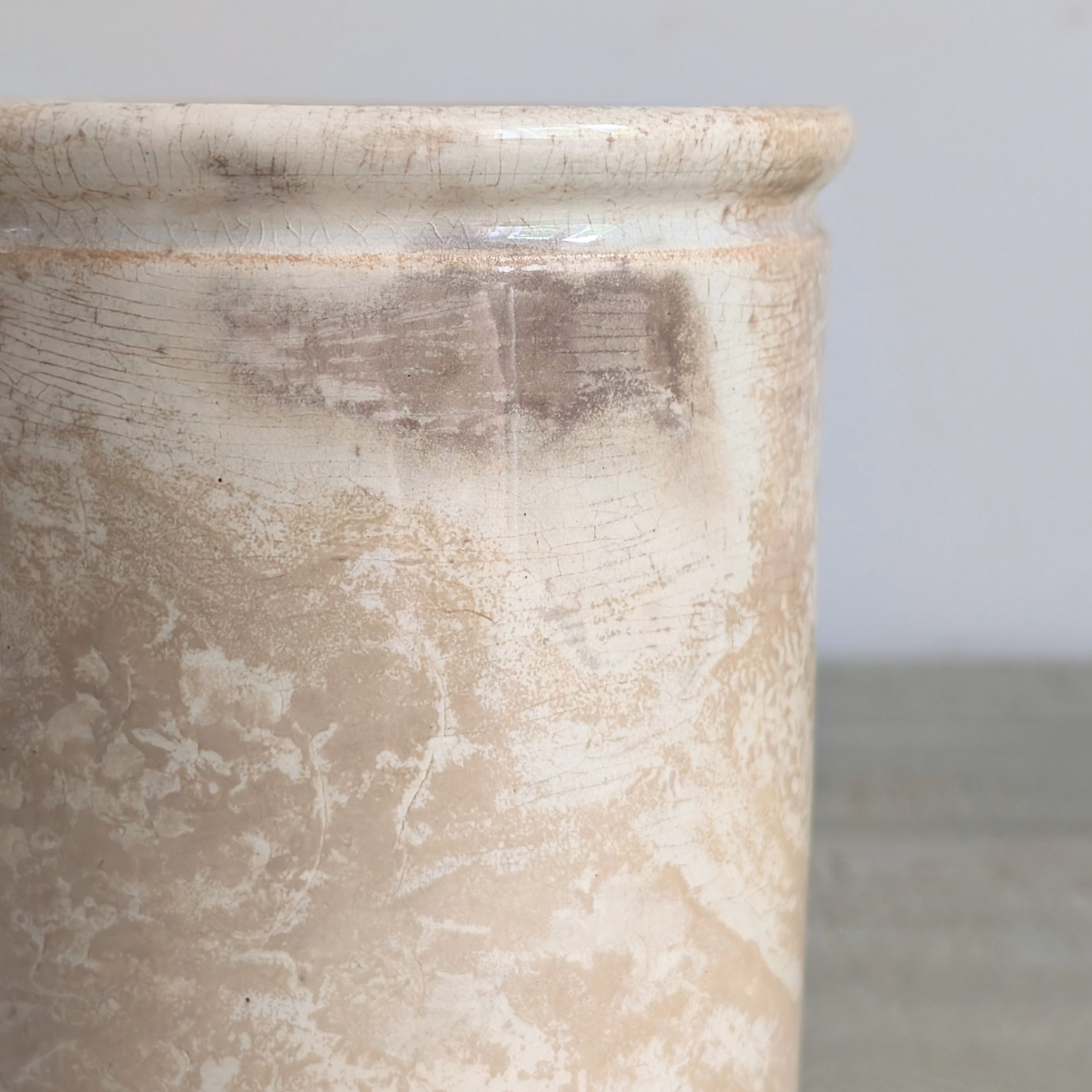 Mottled Pot