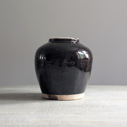 Large Black Chinese Pot