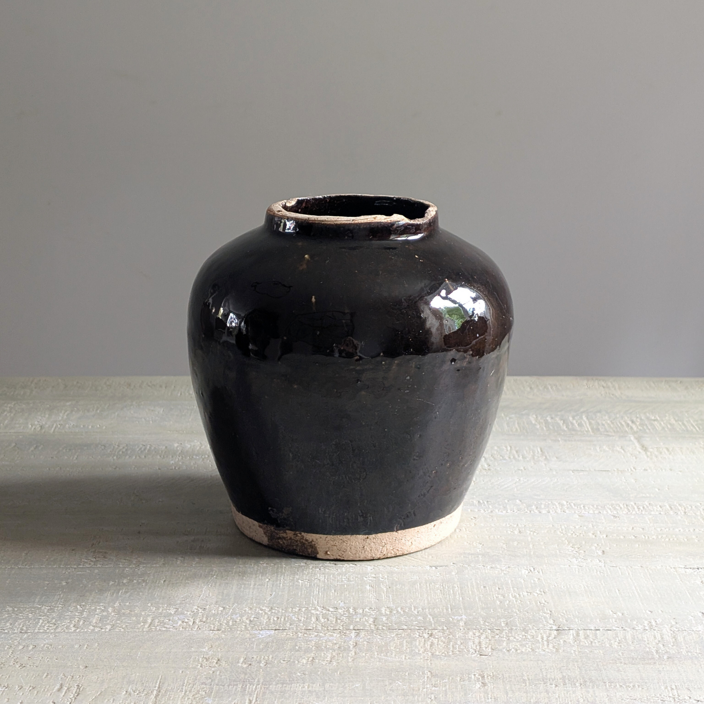 Large Black Chinese Pot