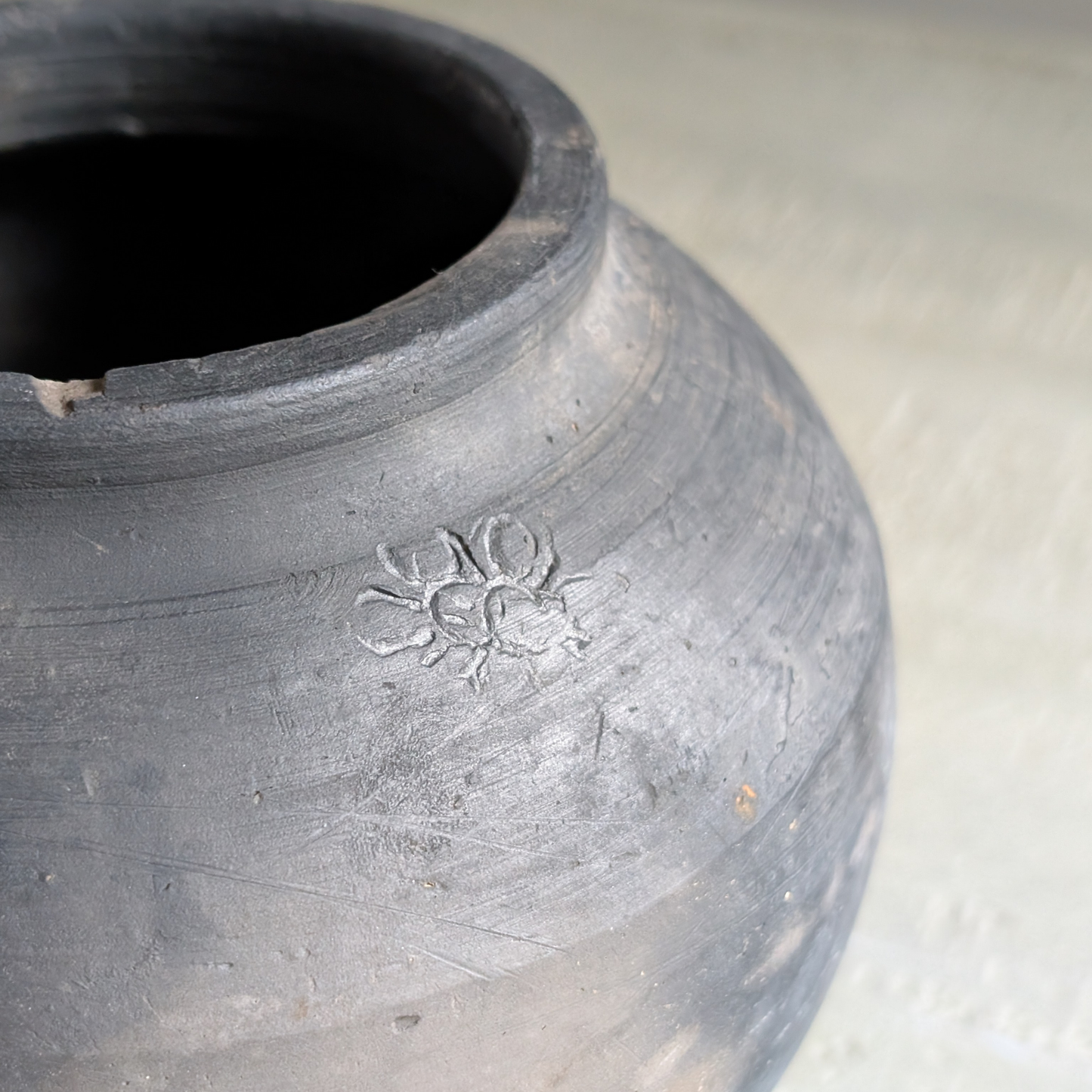 Small Charcoal Pot 1