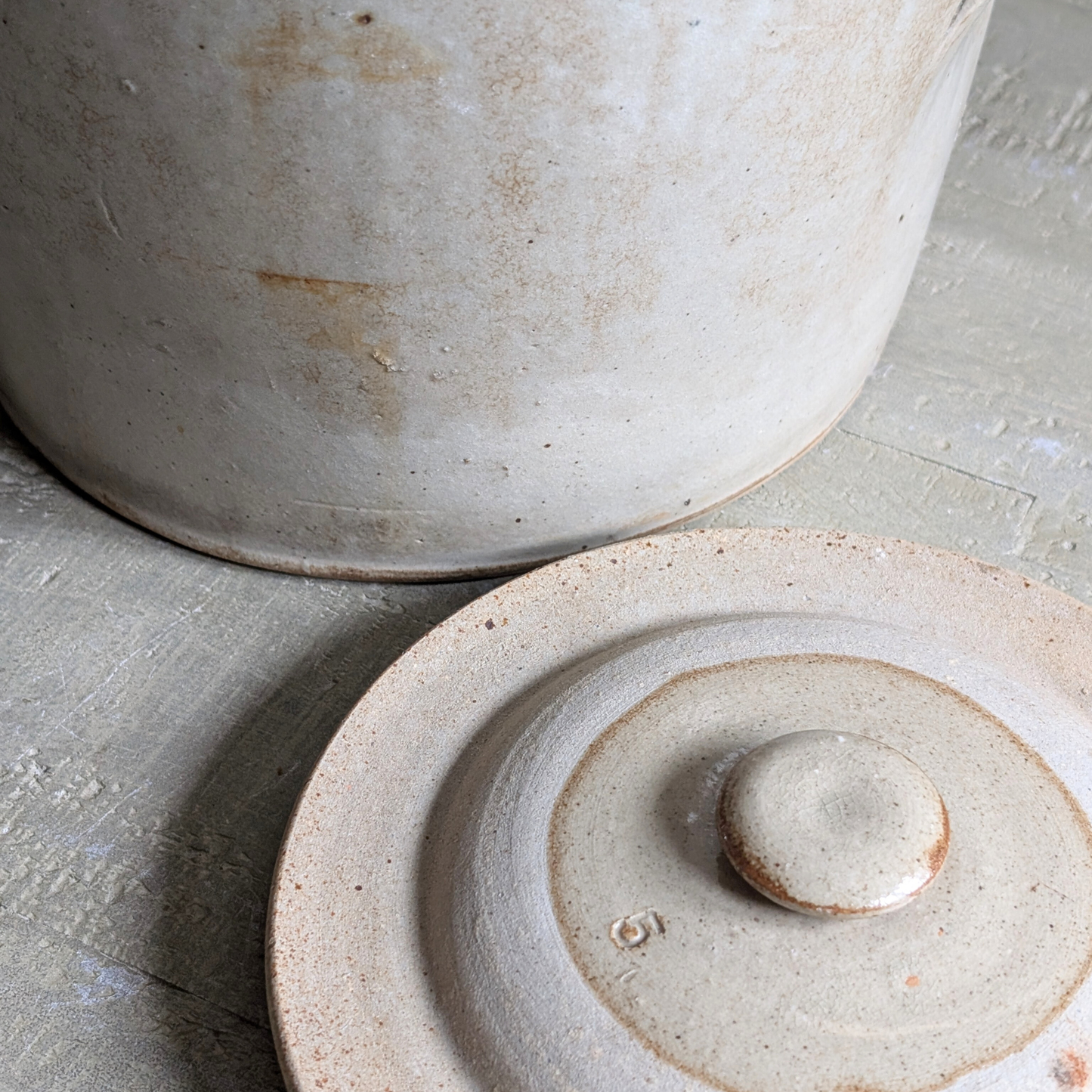 Large Loop Eared Confit Pot 2