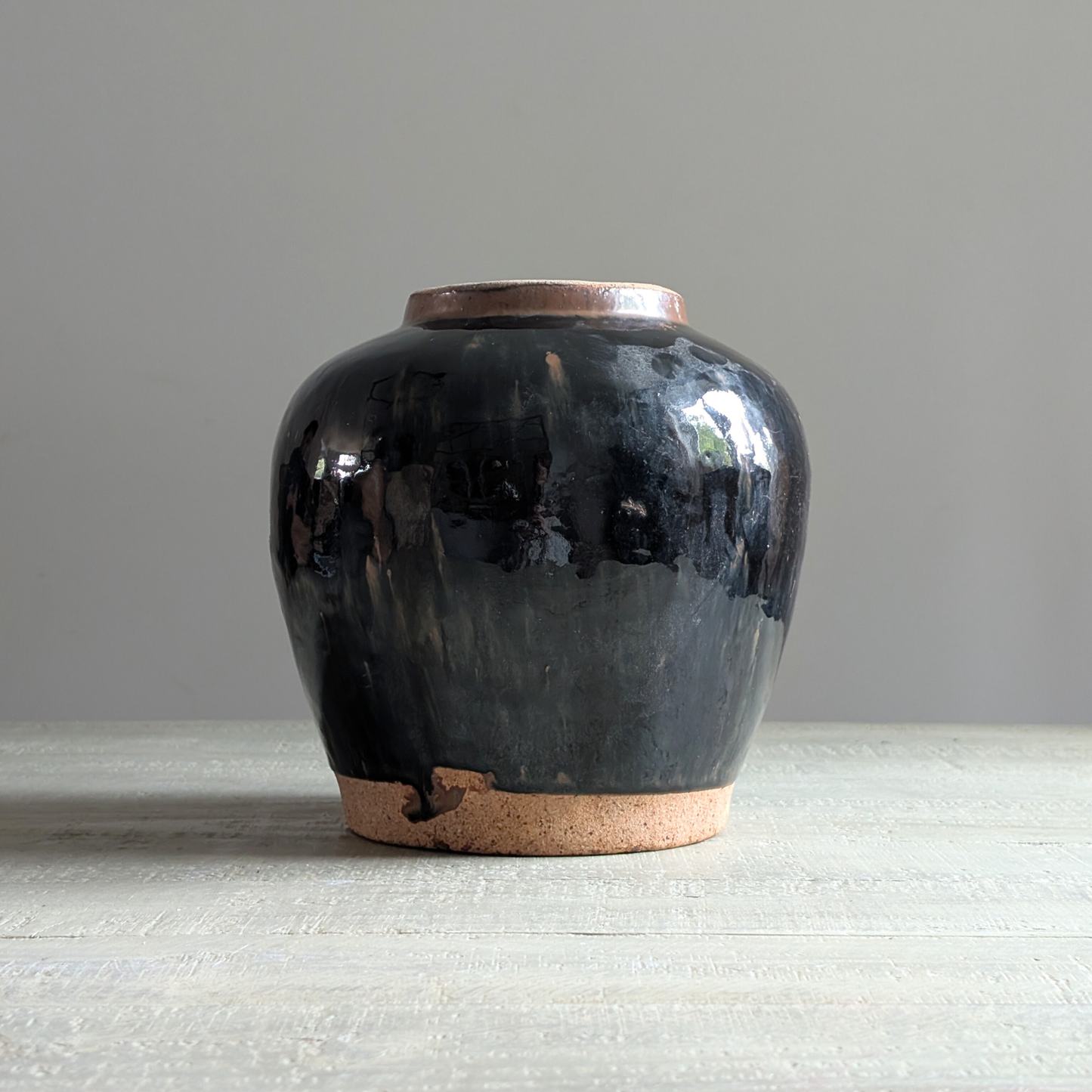 Large Black Chinese Pot