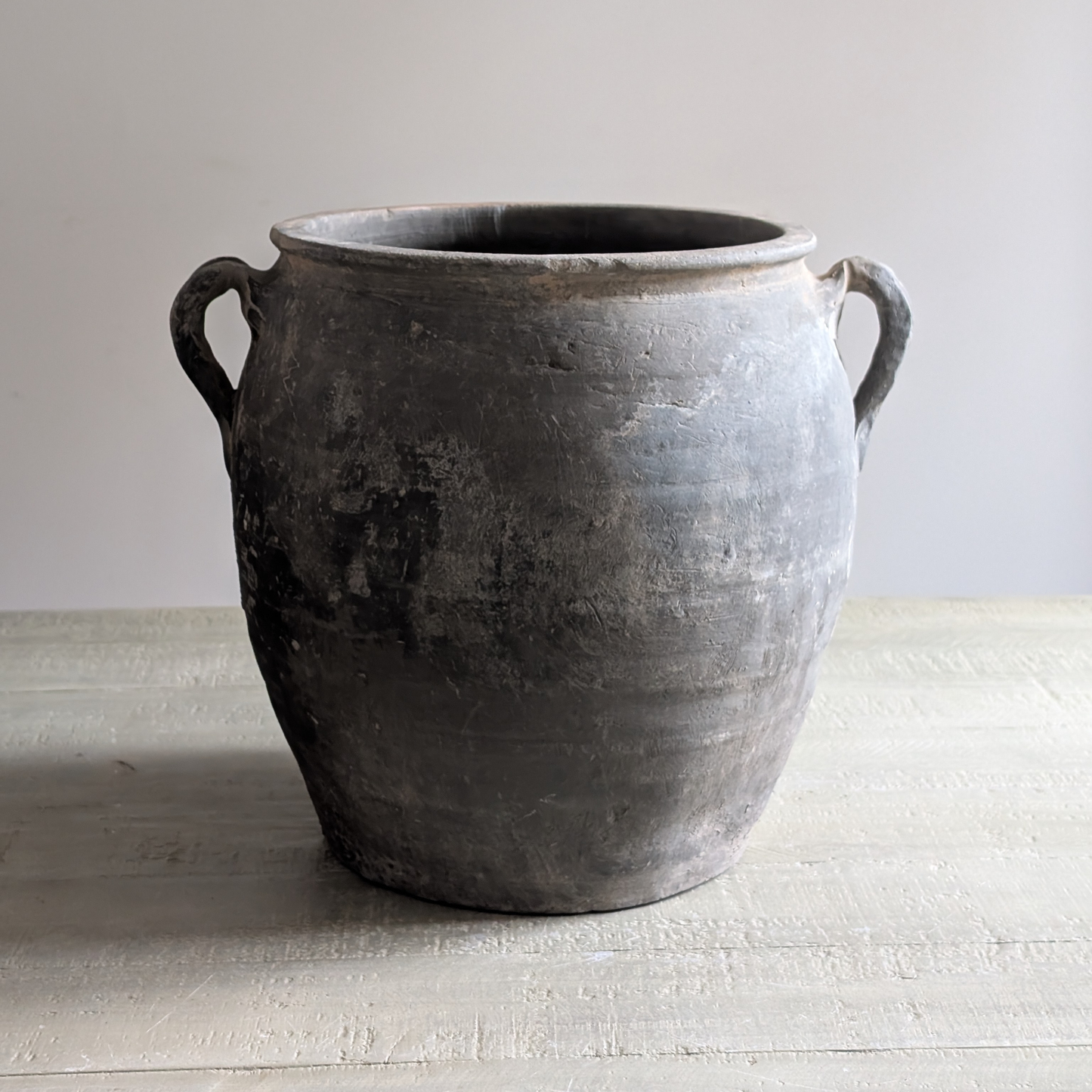 Large Grey Pot 1