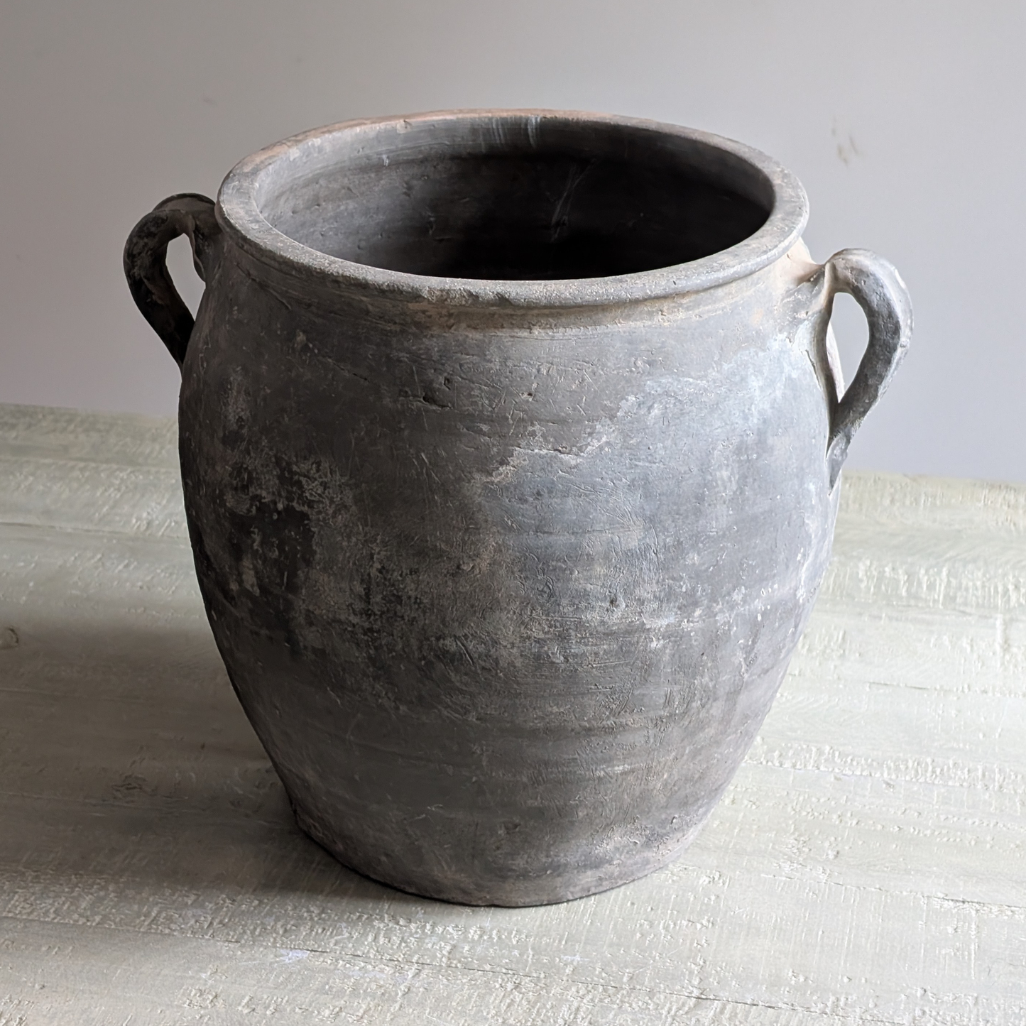 Large Grey Pot 1